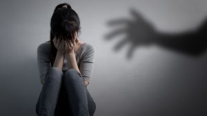 ¿Cuál es la diferencia entre acoso sexual en el trabajo y abuso sexual en el trabajo?